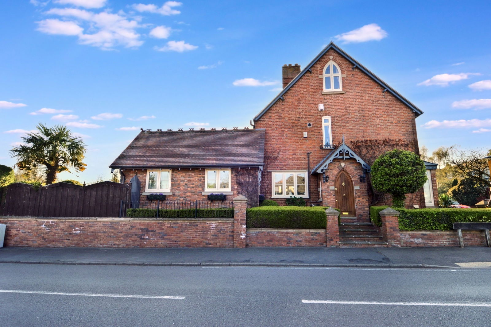 3 bedroom Terraced SSTC
