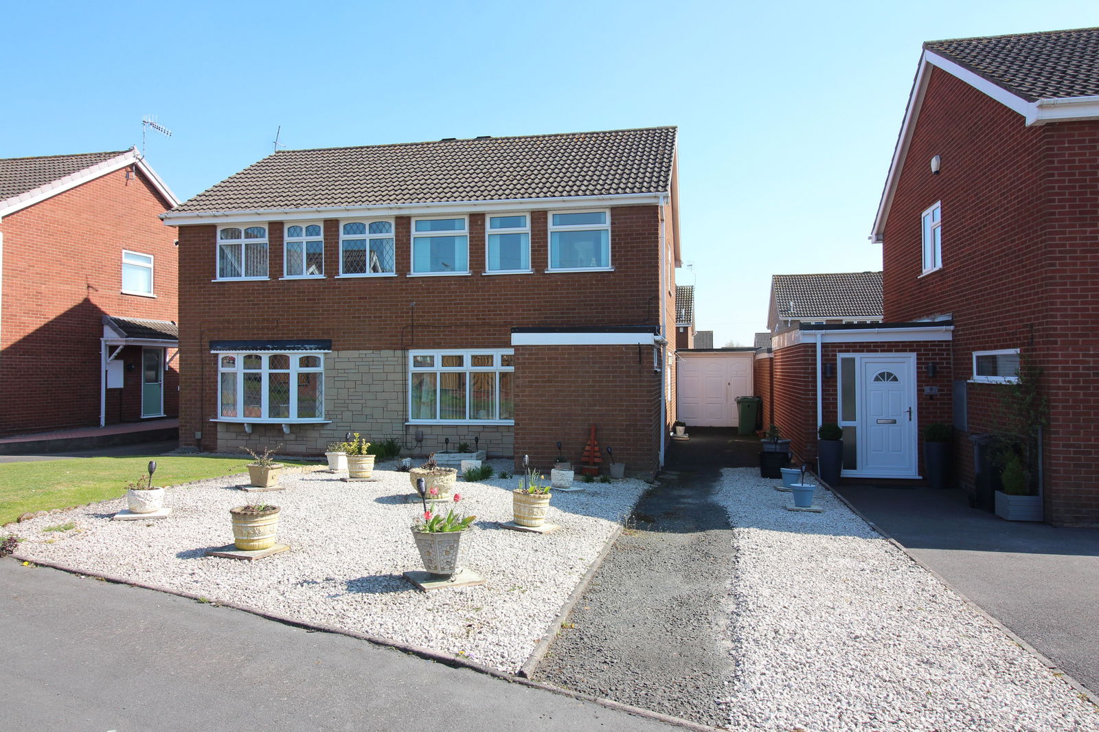 3 bedroom Semi-Detached For Sale