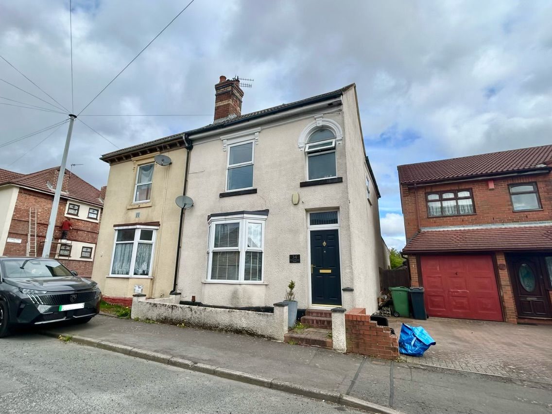3 bedroom Semi-detached house For Sale