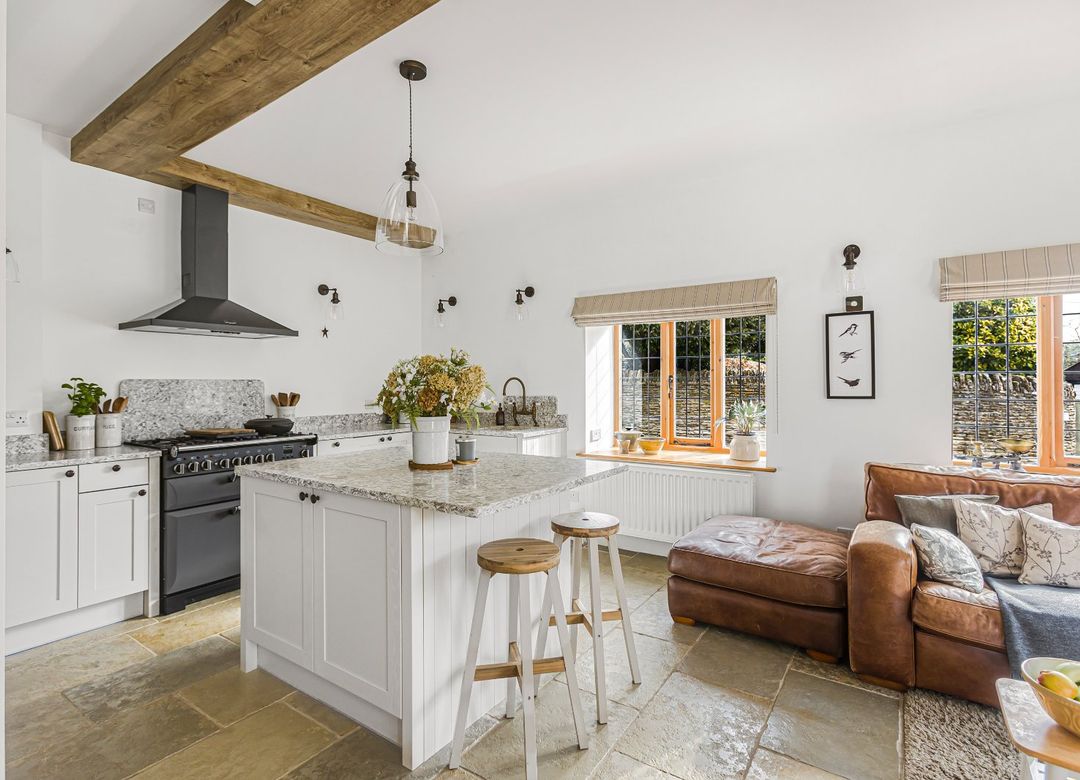 3 bedroom Cottage For Sale