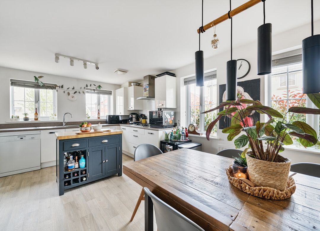 4 bedroom Property For Sale