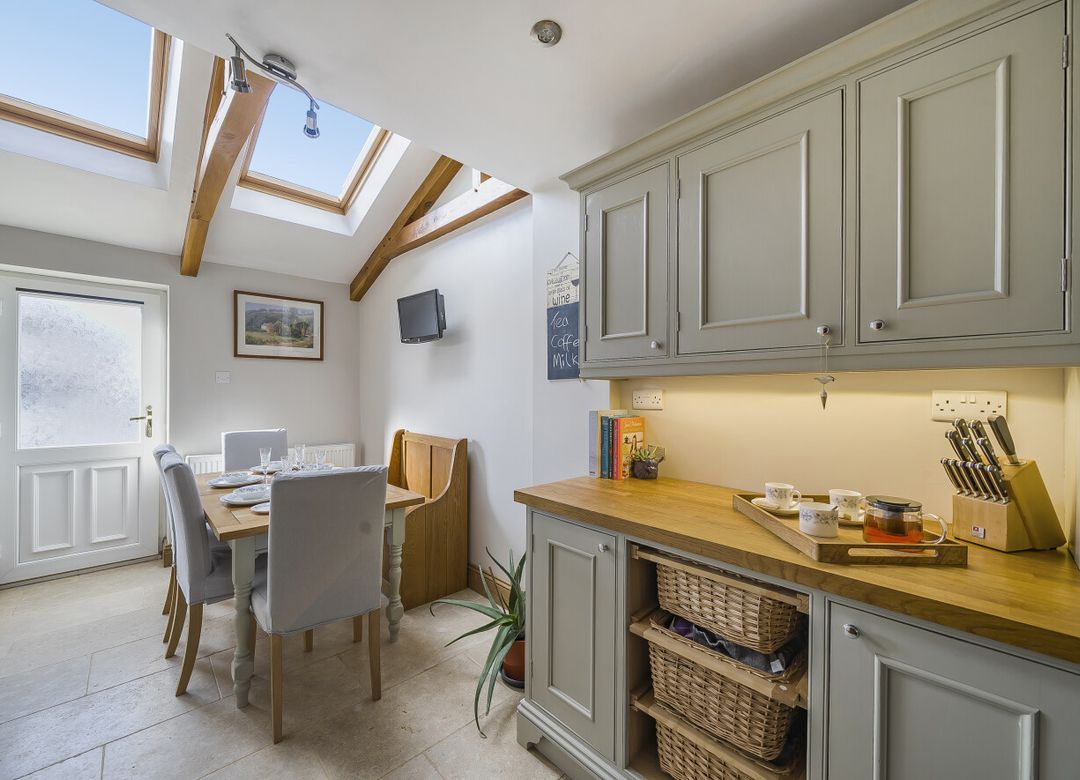 4 bedroom Semi-Detached House Sold