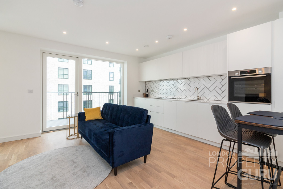 1 bedroom Studio flat To Let