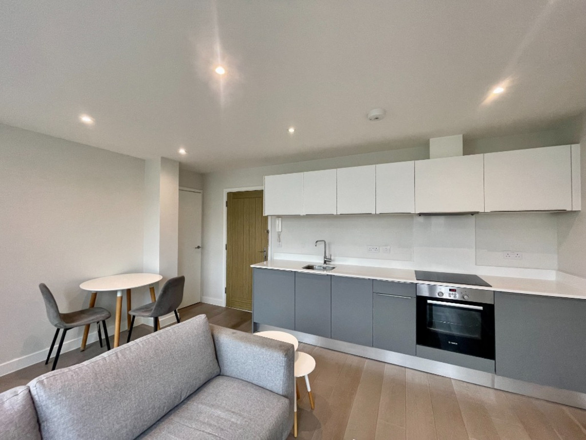 1 bedroom Apartment To Let