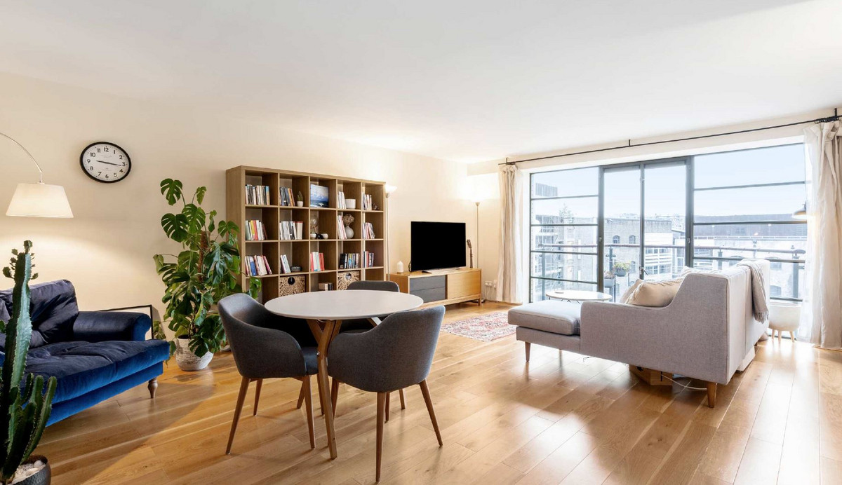 2 bedroom Apartment For Sale