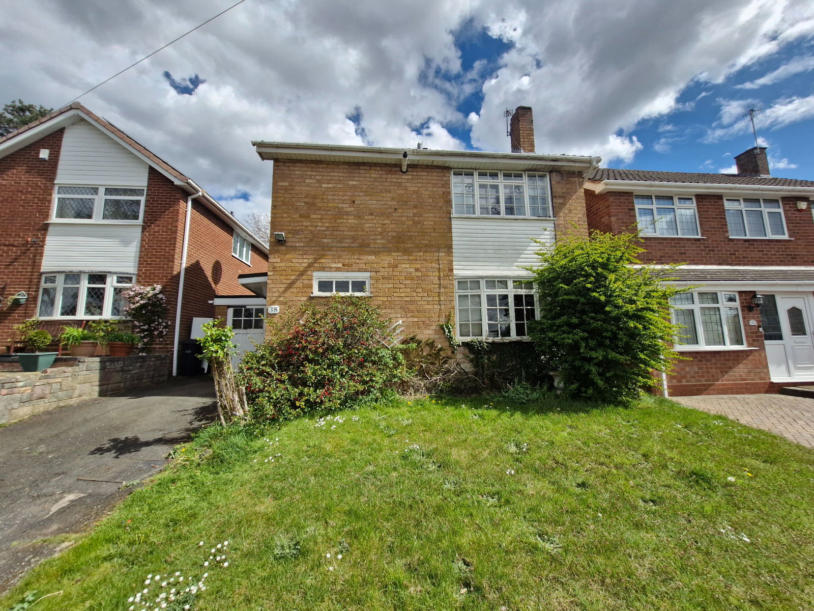 3 bedroom Detached For Sale