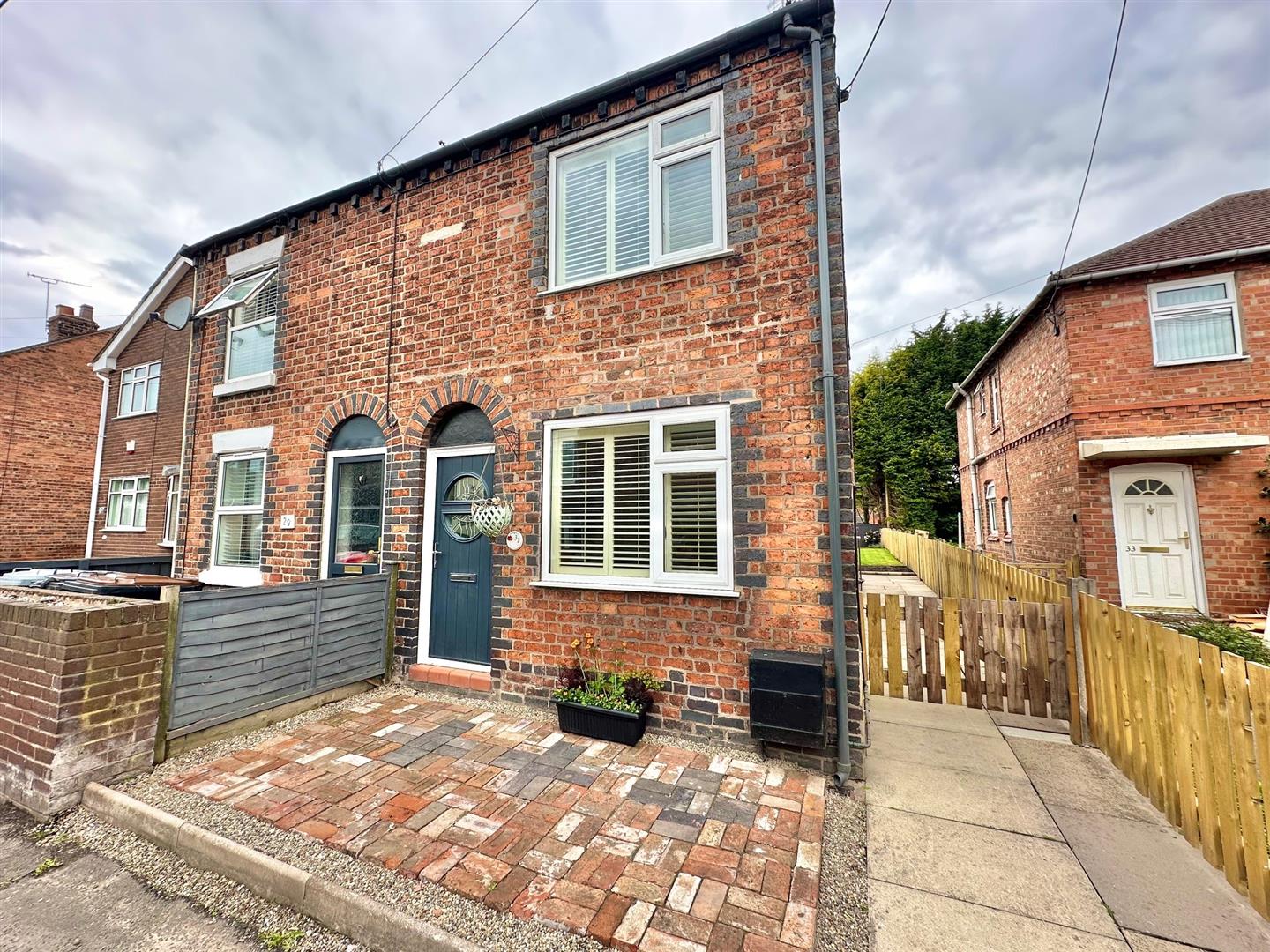 2 bedroom Semi-Detached For Sale