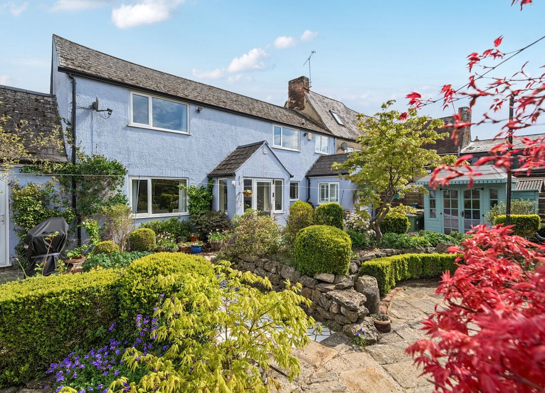 3 bedroom Semi-Detached House Sold