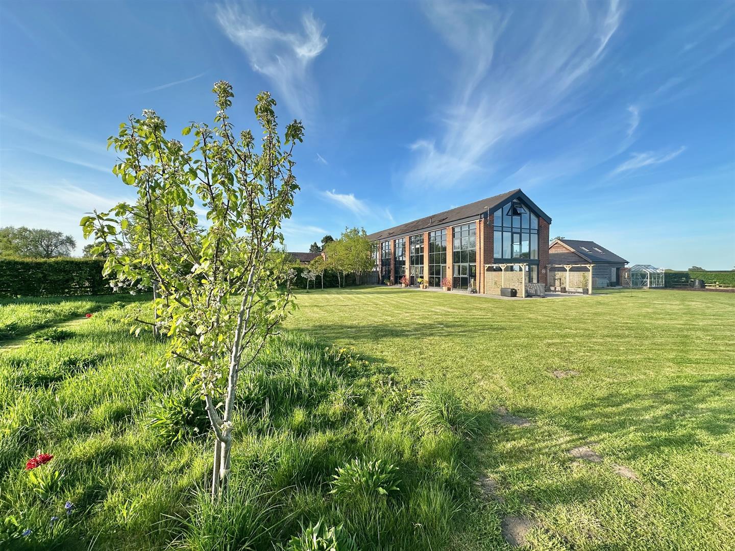 5 bedroom Barn Conversion For Sale