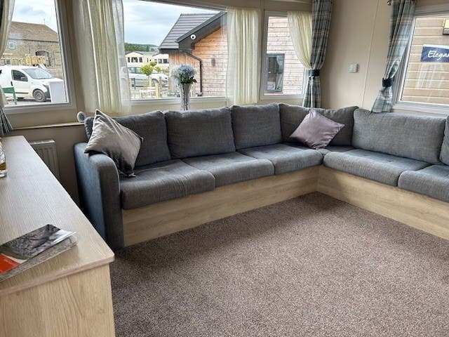 3 bedroom Static Home For Sale