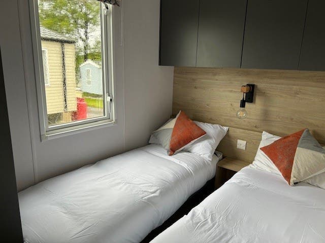 2 bedroom Static Home For Sale