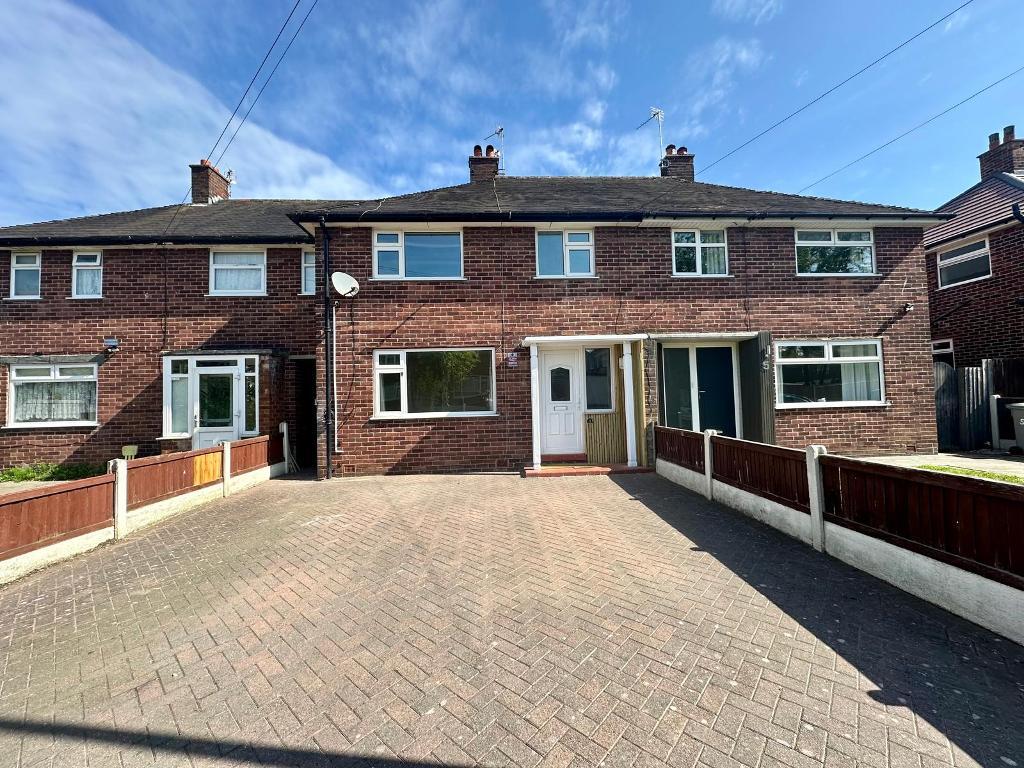 3 bedroom Terraced House Under Offer