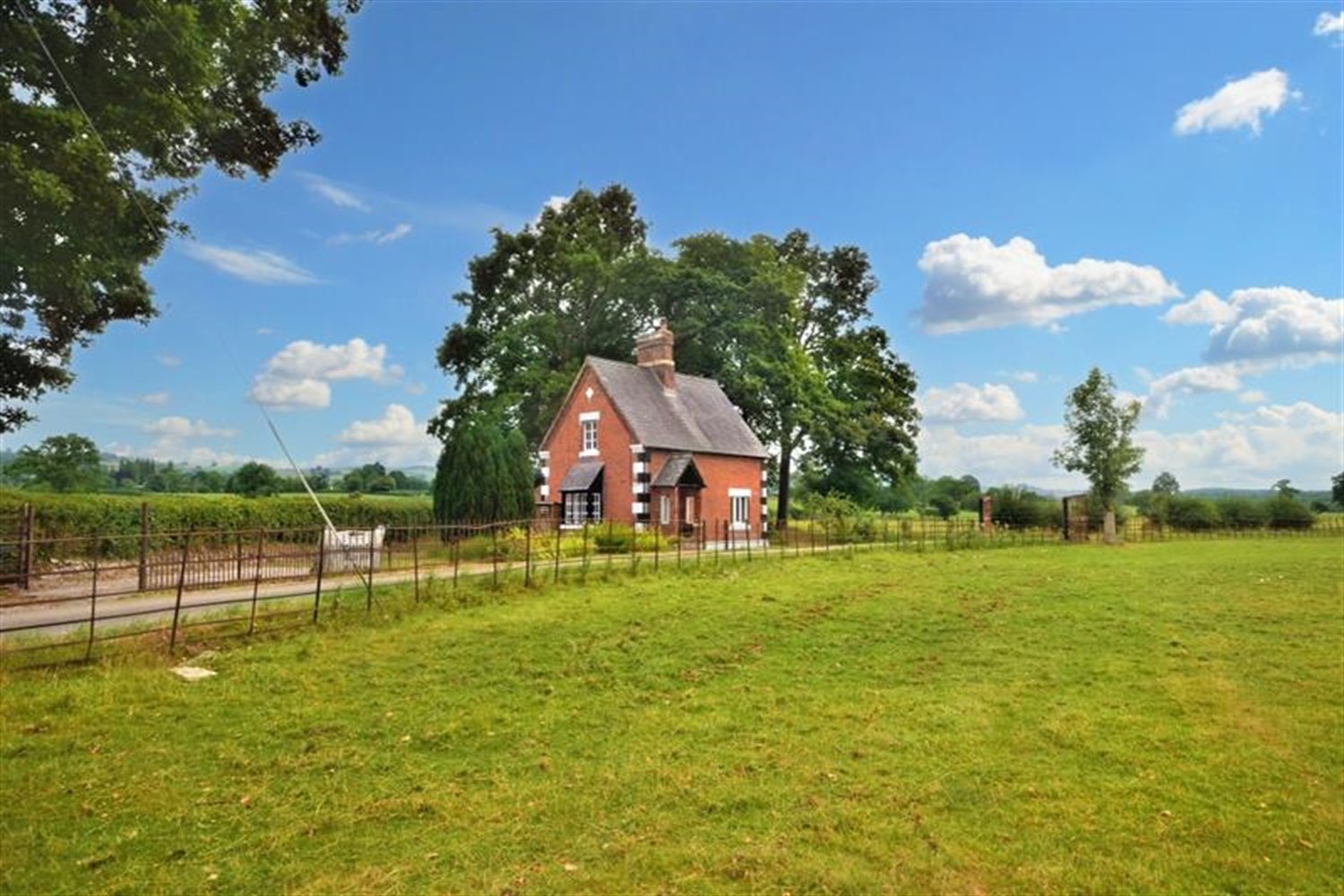 2 bedroom House (unspecified) LSTC