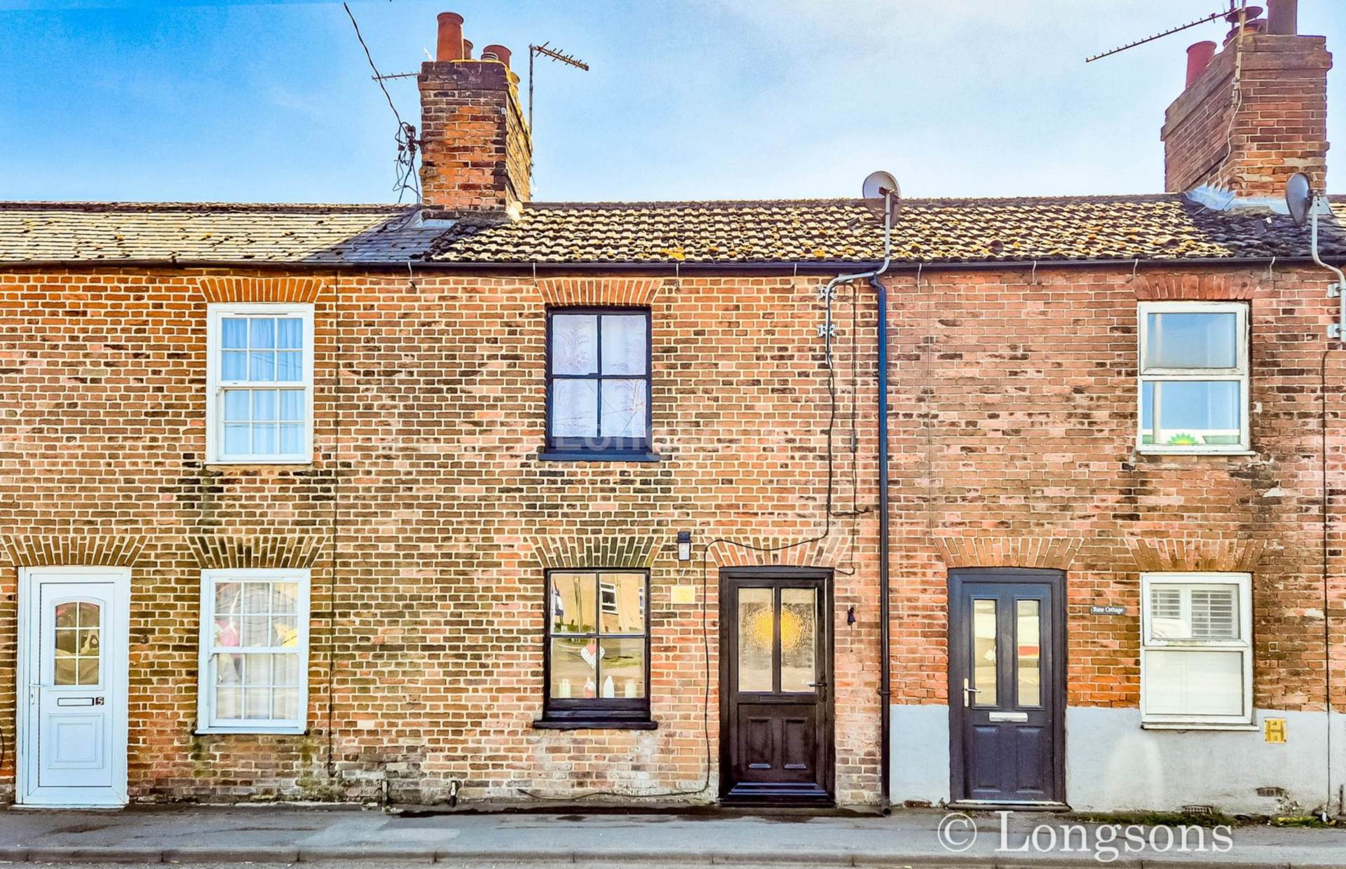 2 bedroom Terraced For Sale