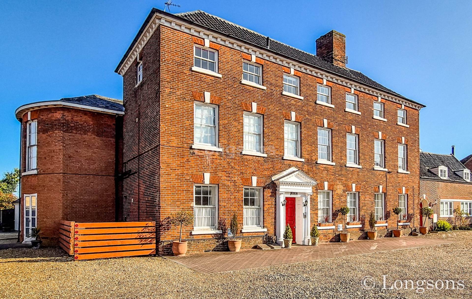 2 bedroom Penthouse Let Agreed