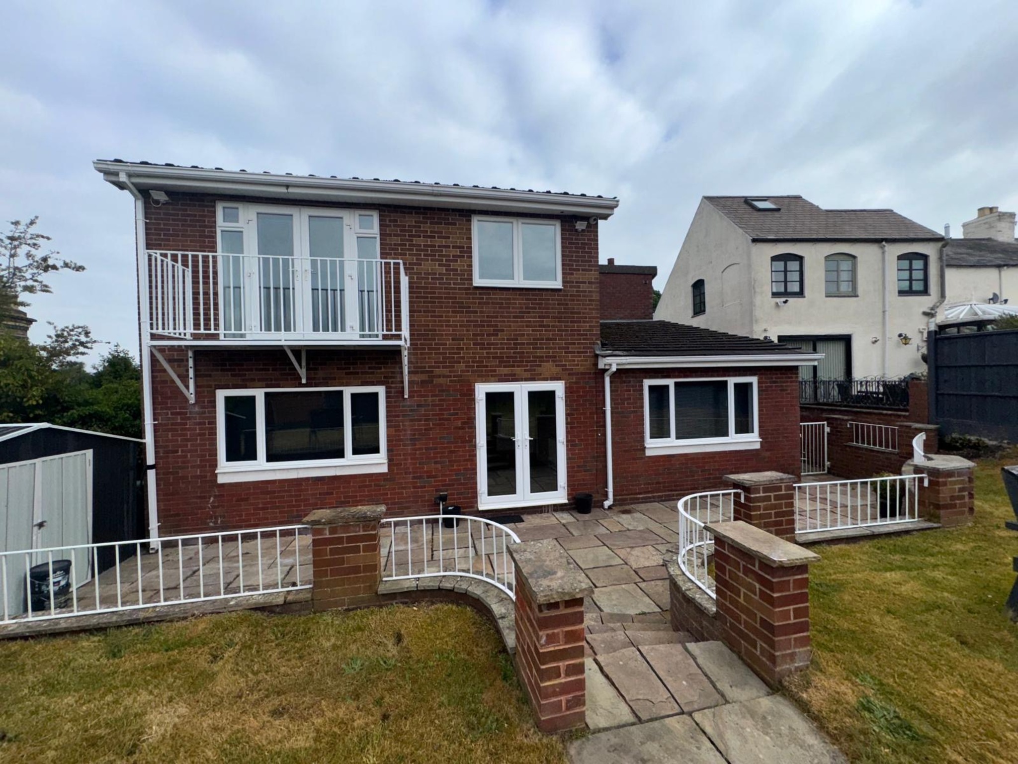 4 bedroom Detached To Let