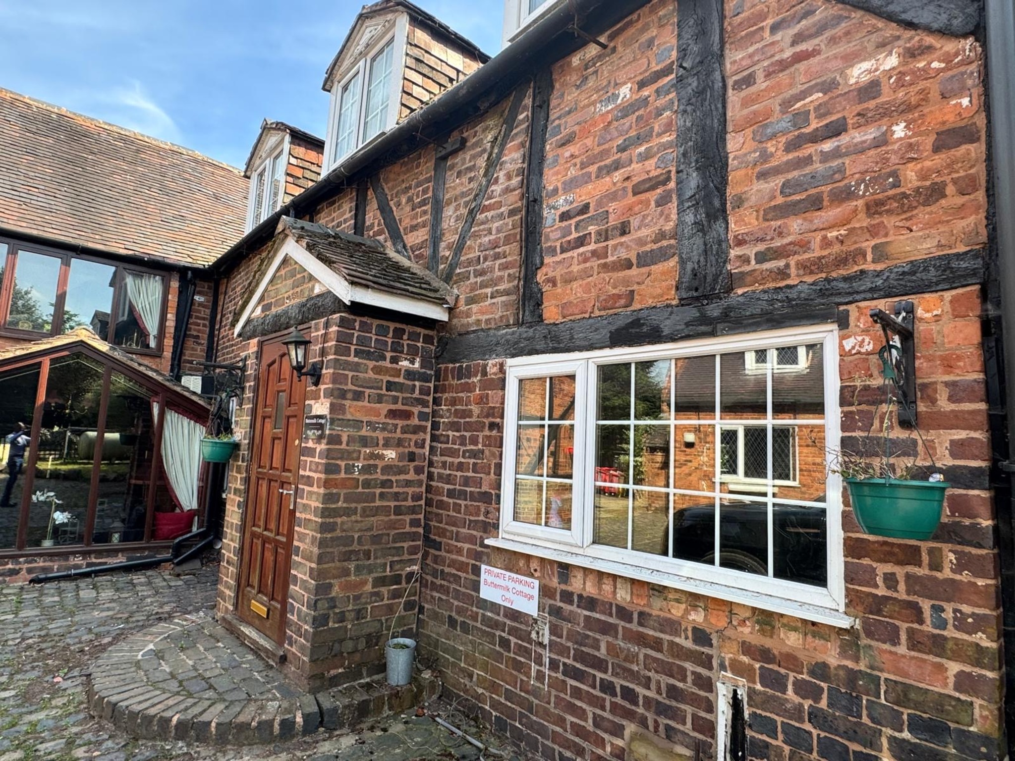 2 bedroom Cottage To Let