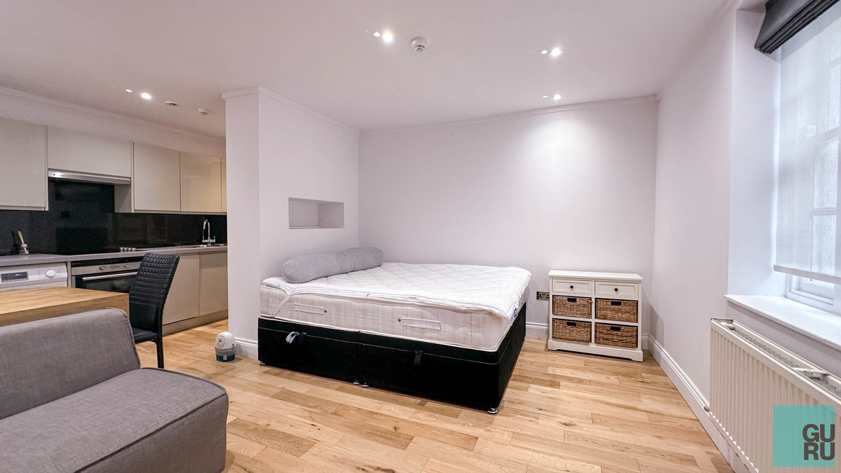 1 bedroom Studio flat To Let