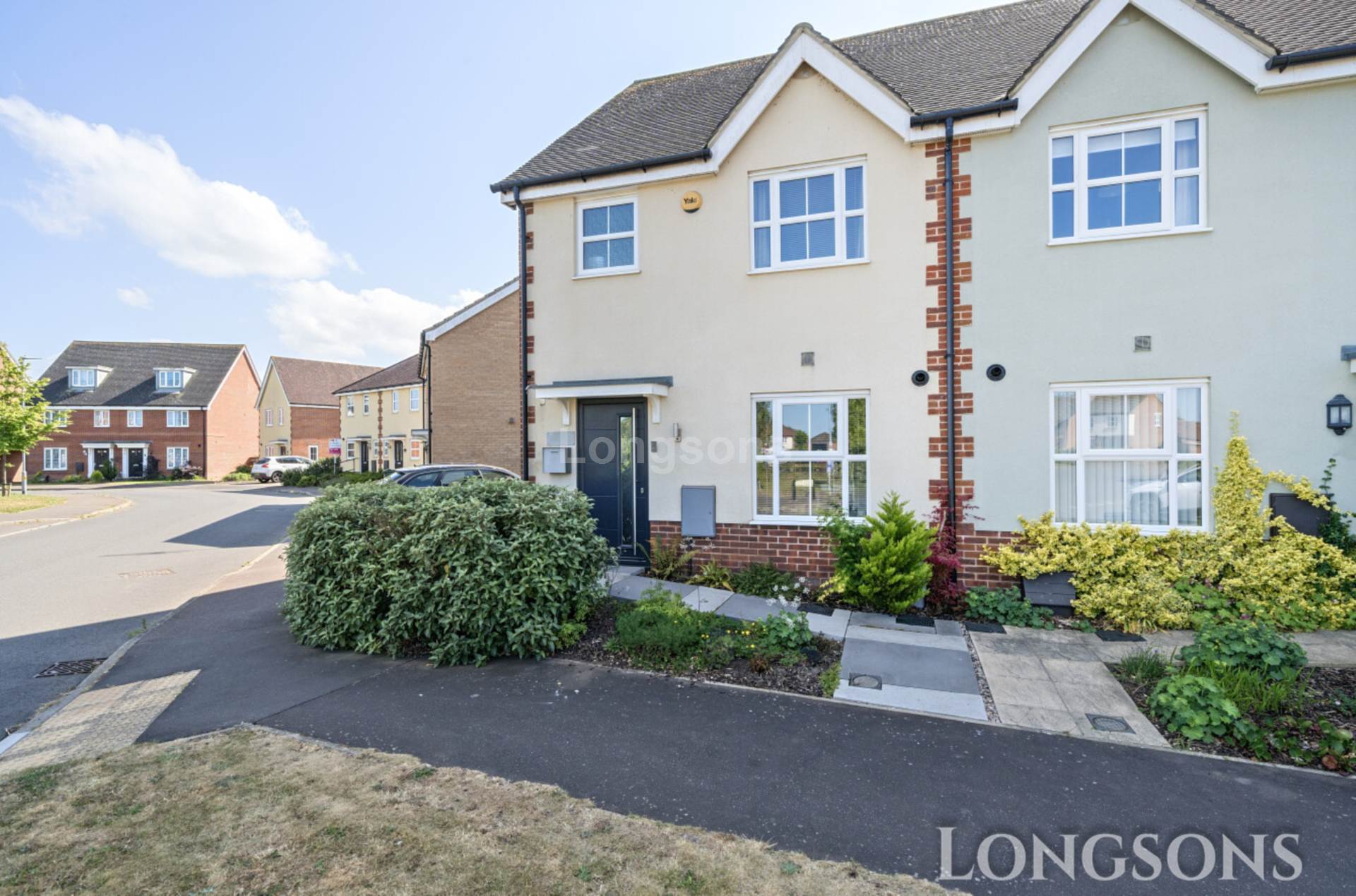 3 bedroom Semi-Detached For Sale