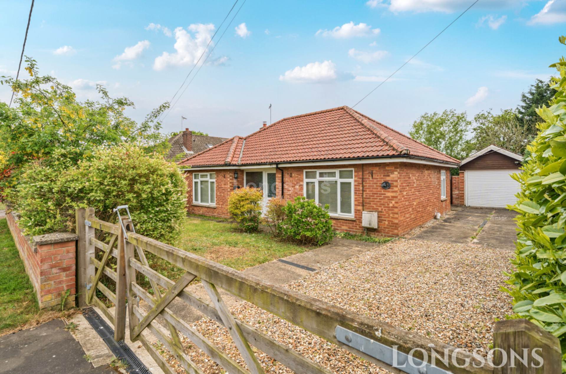 2 bedroom Detached house SSTC