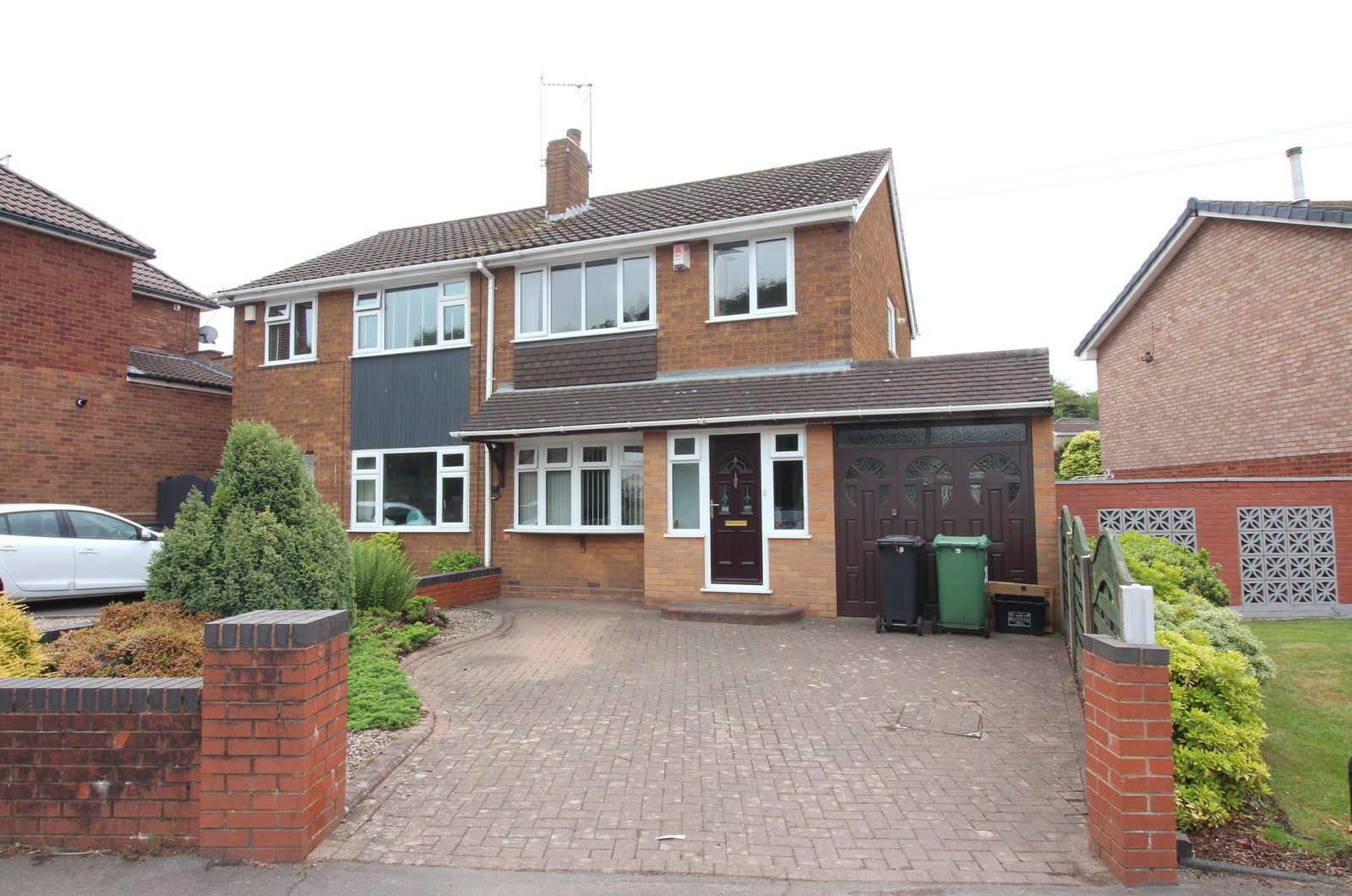3 bedroom Semi-Detached For Sale