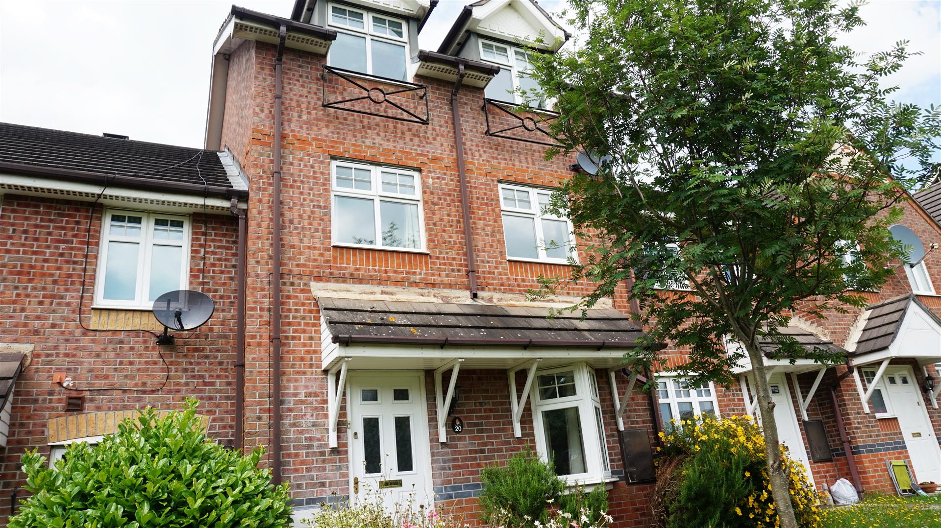 4 bedroom Townhouse For Sale