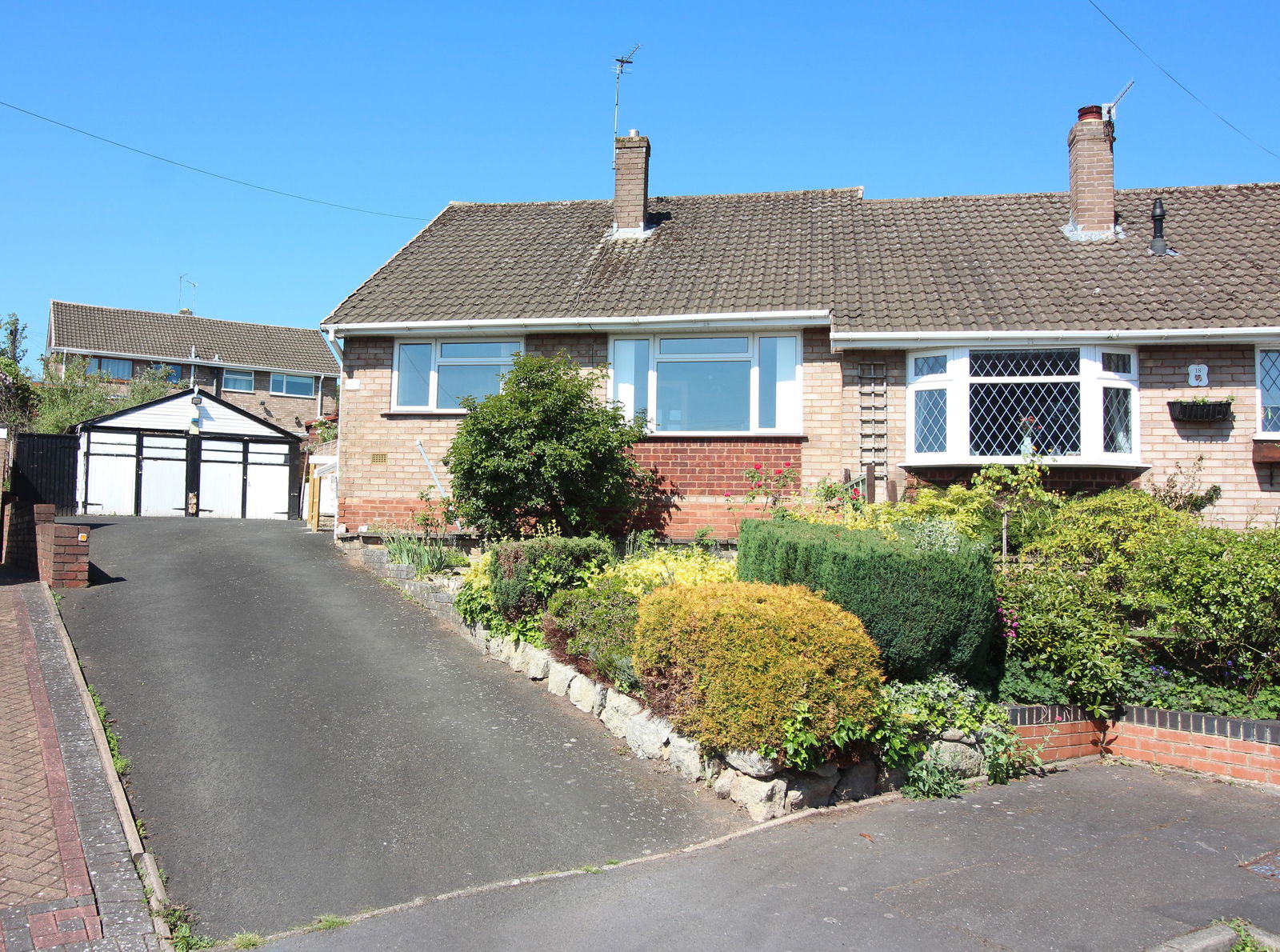 2 bedroom Semi-Detached For Sale