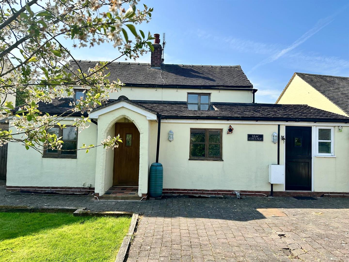 4 bedroom Detached To Let