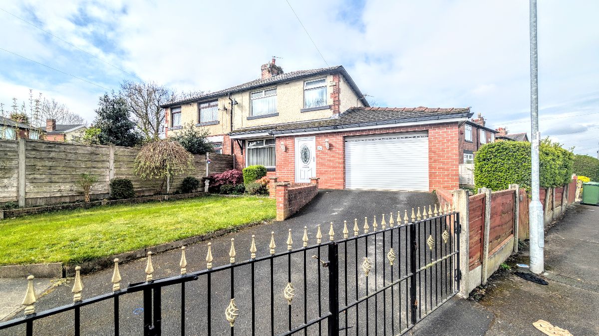 3 bedroom Semi-detached house For Sale
