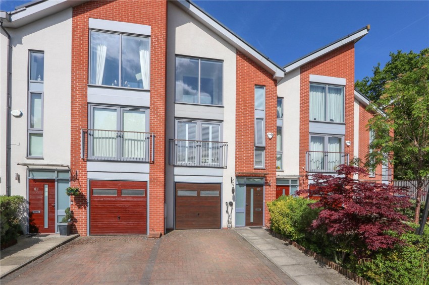 4 bedroom Terraced House For Sale