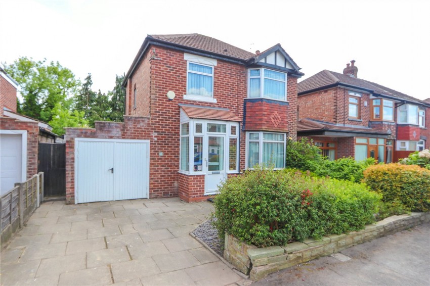 3 bedroom Detached House For Sale