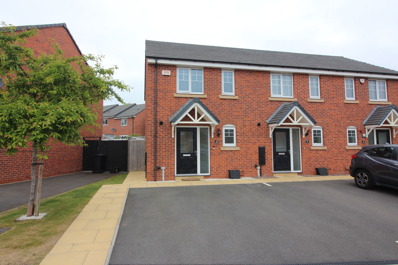 2 bedroom Terraced For Sale