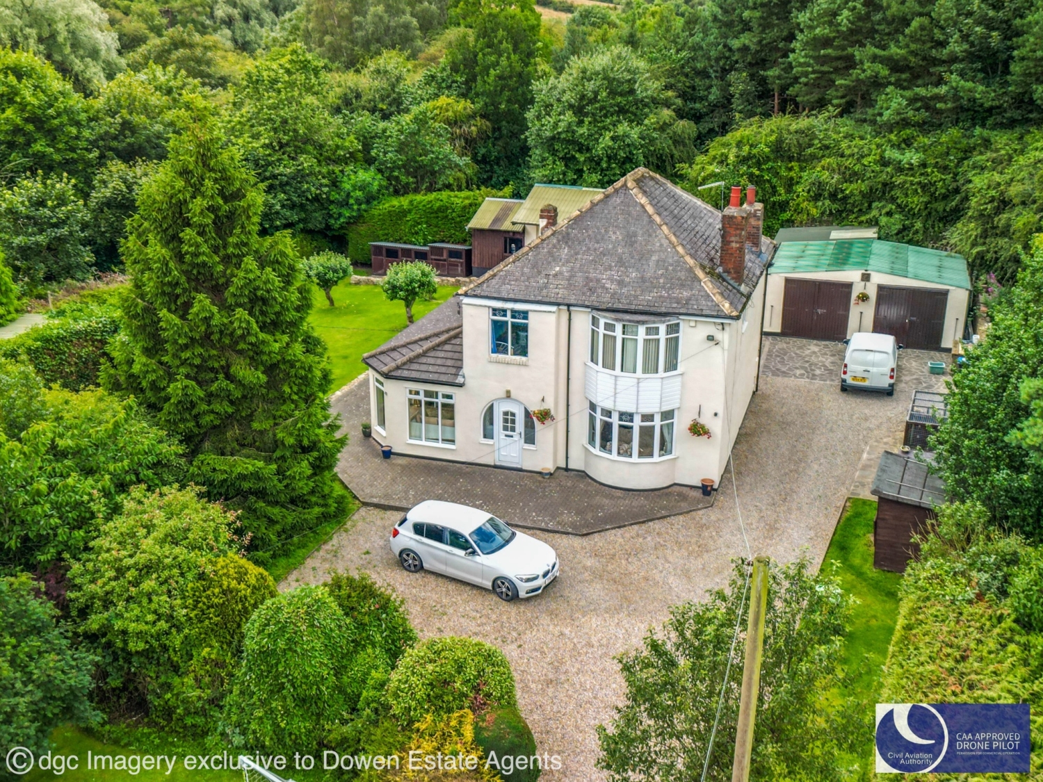 4 bedroom Detached house Under Offer