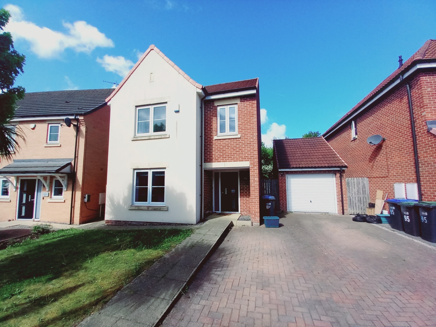 4 bedroom Detached For Sale