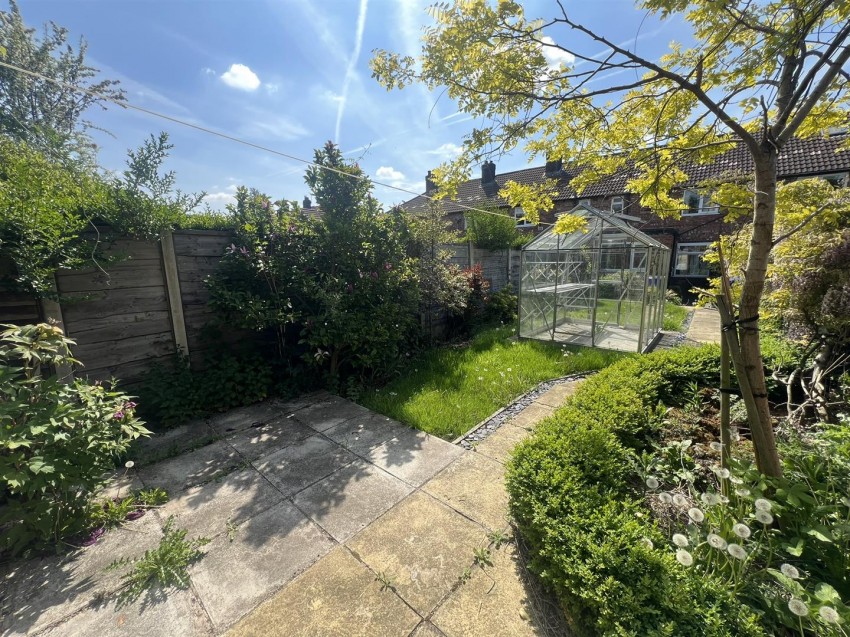 3 bedroom Terraced House To Let