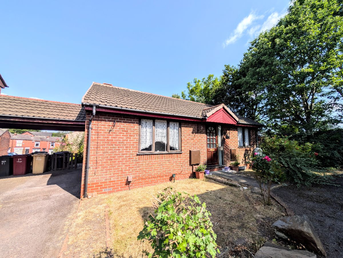 2 bedroom Detached bungalow Under Offer