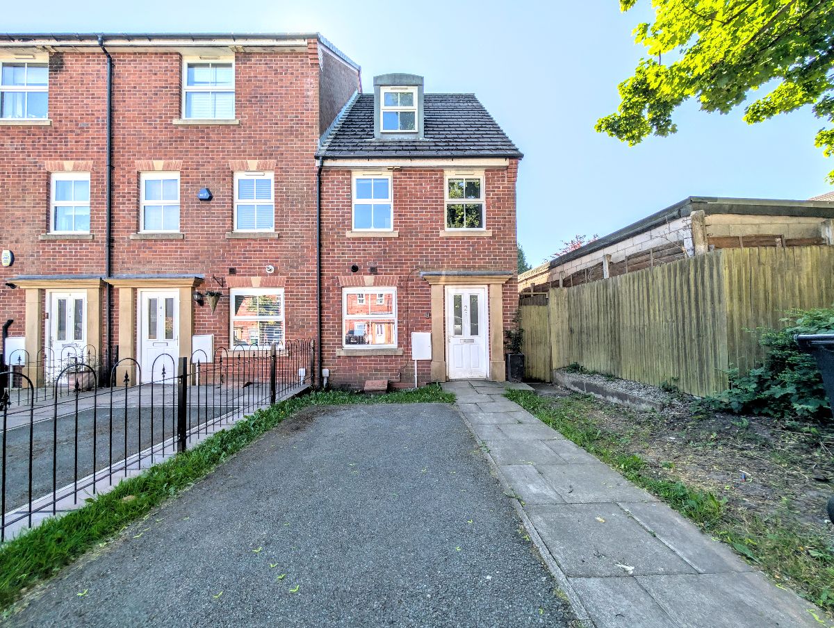 3 bedroom Terraced House Under Offer