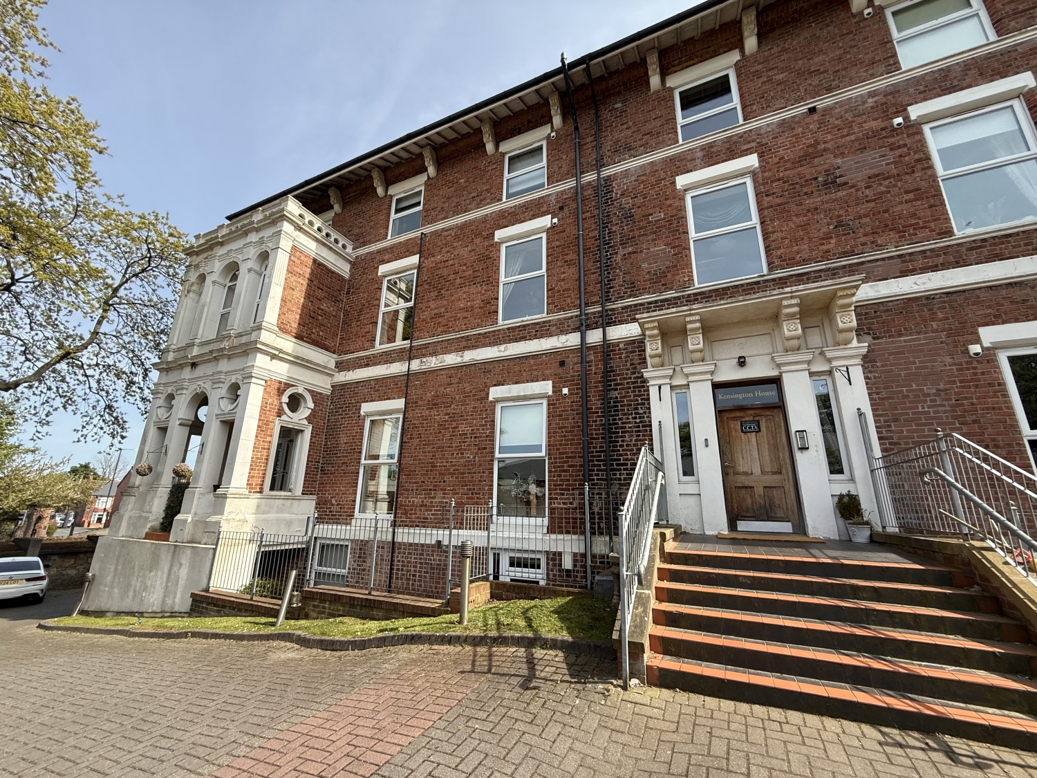 2 bedroom Apartment For Sale