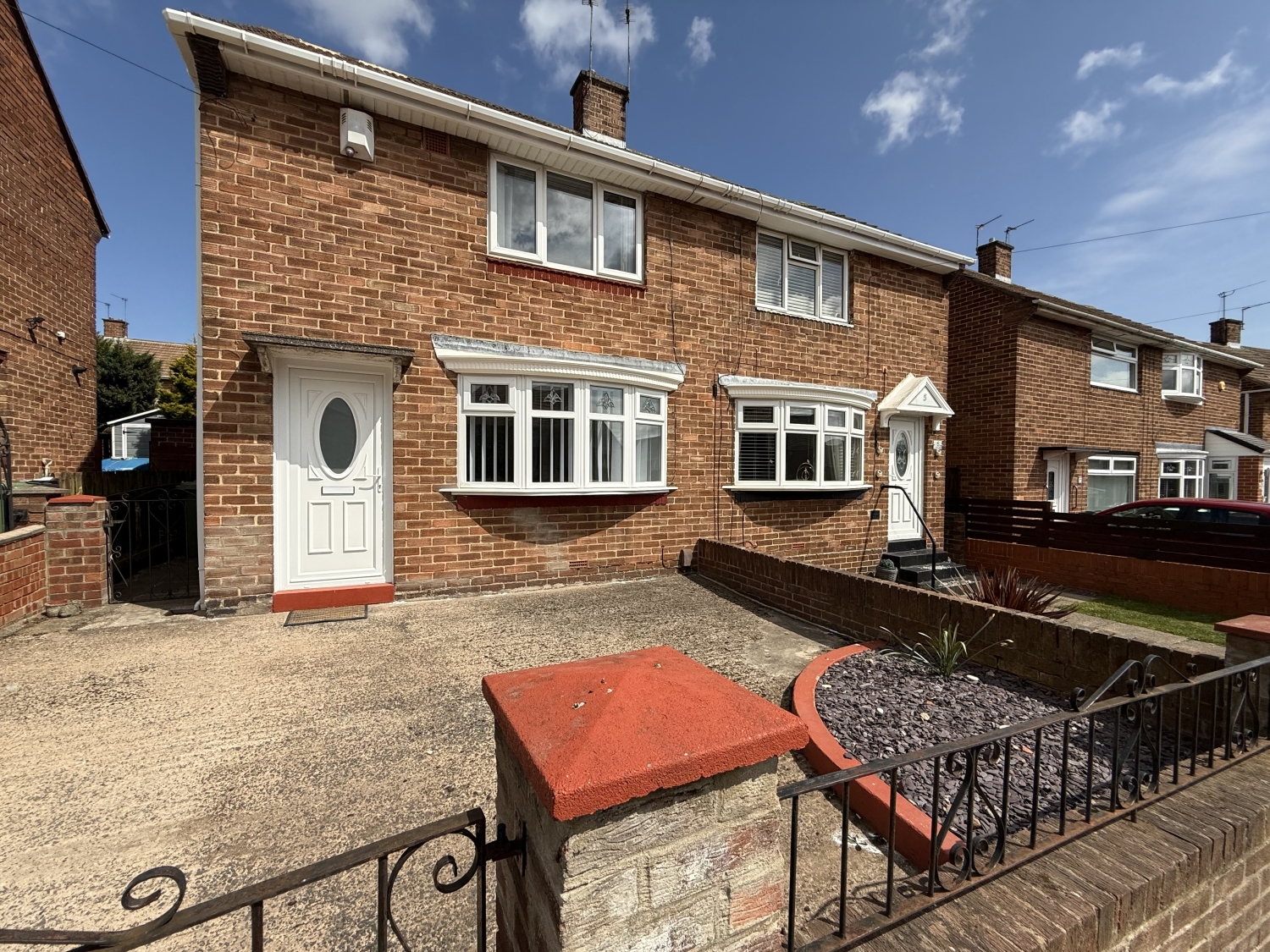 2 bedroom Semi-detached house For Sale