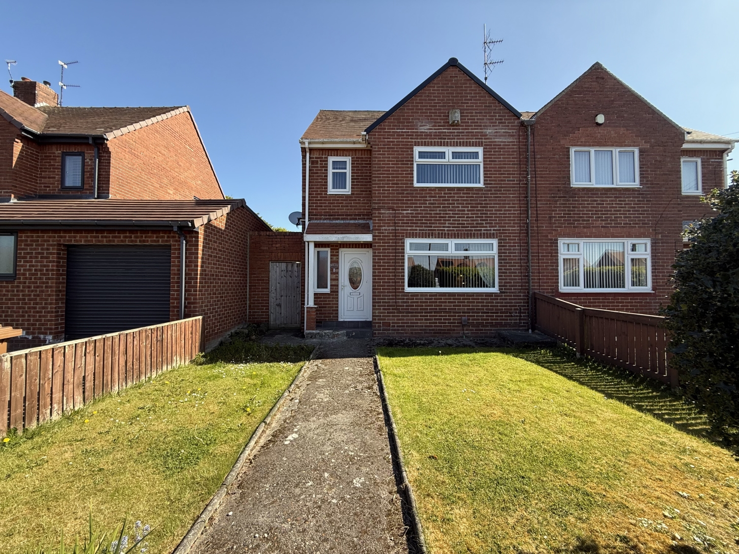2 bedroom Semi-detached house For Sale
