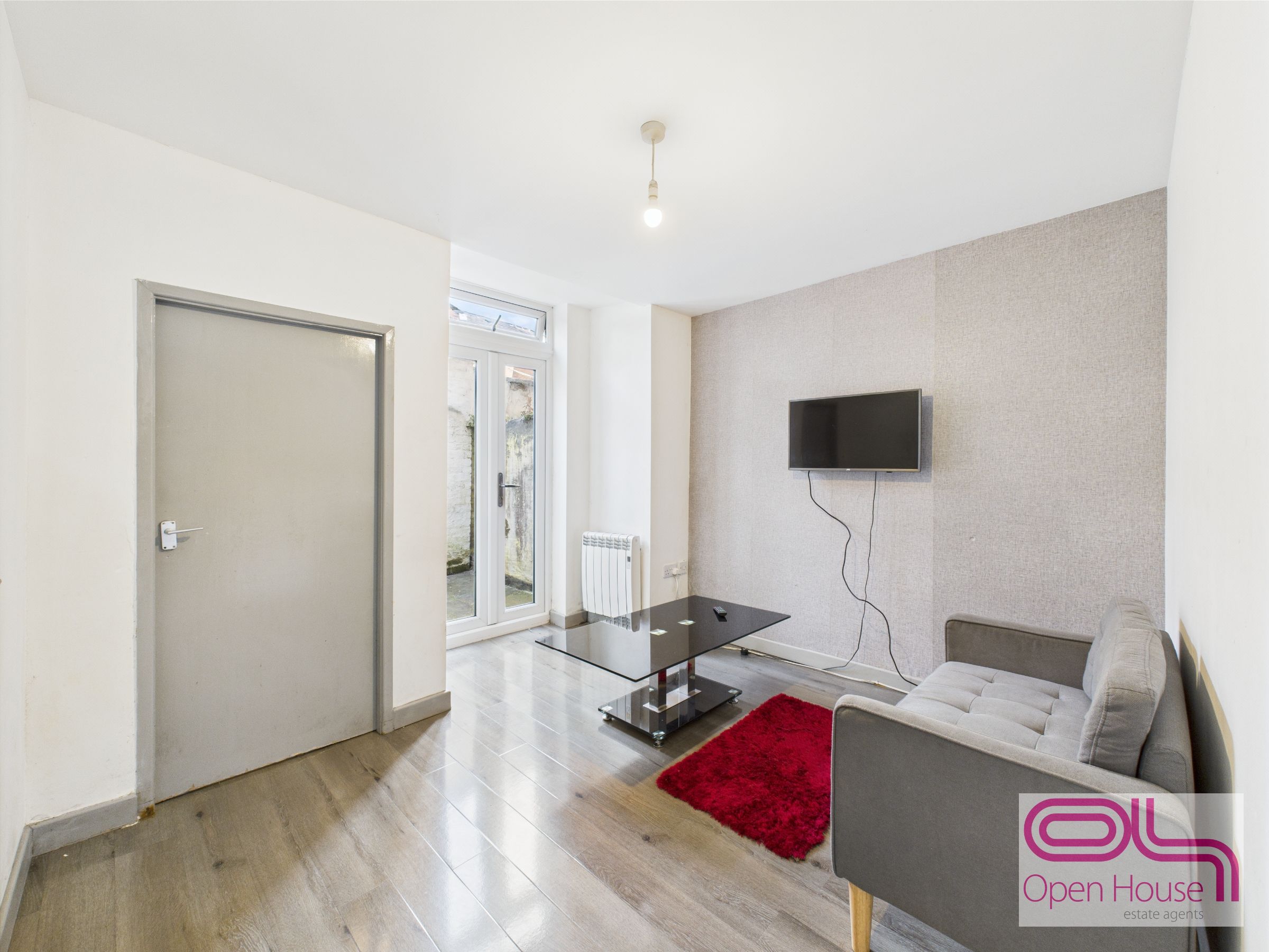 1 bedroom Flat To Let