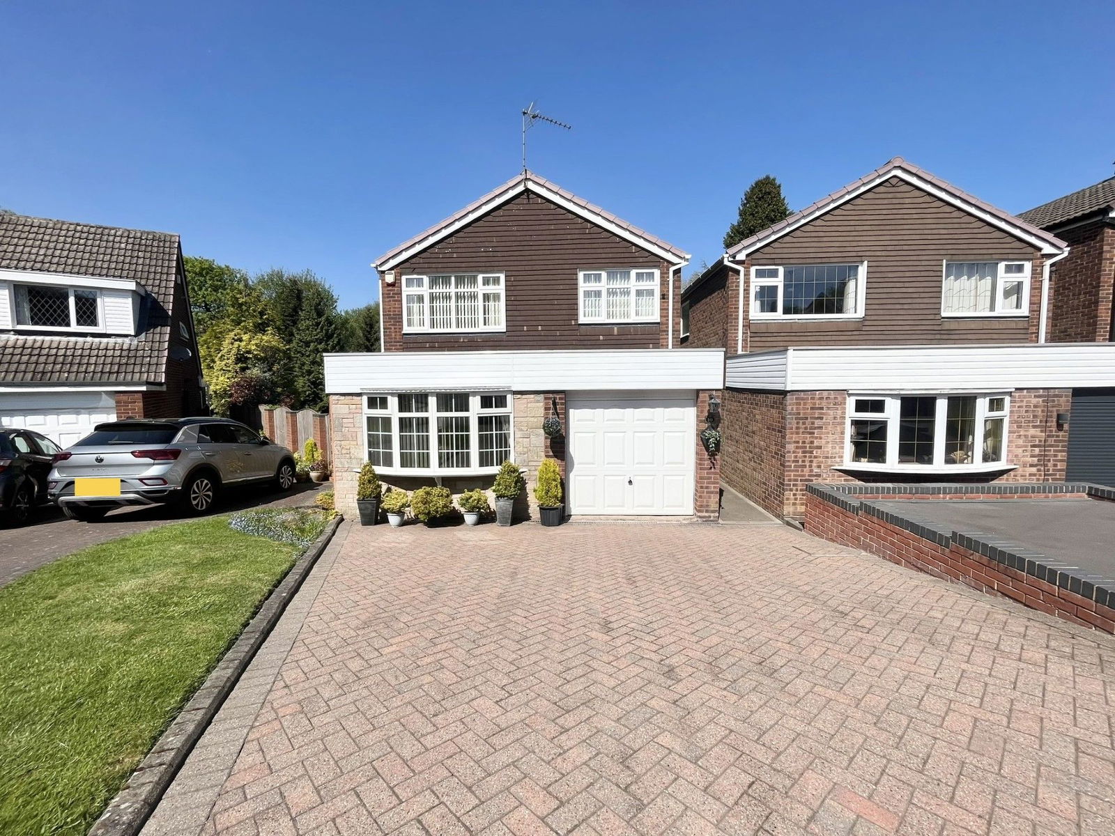 4 bedroom Detached house Under Offer