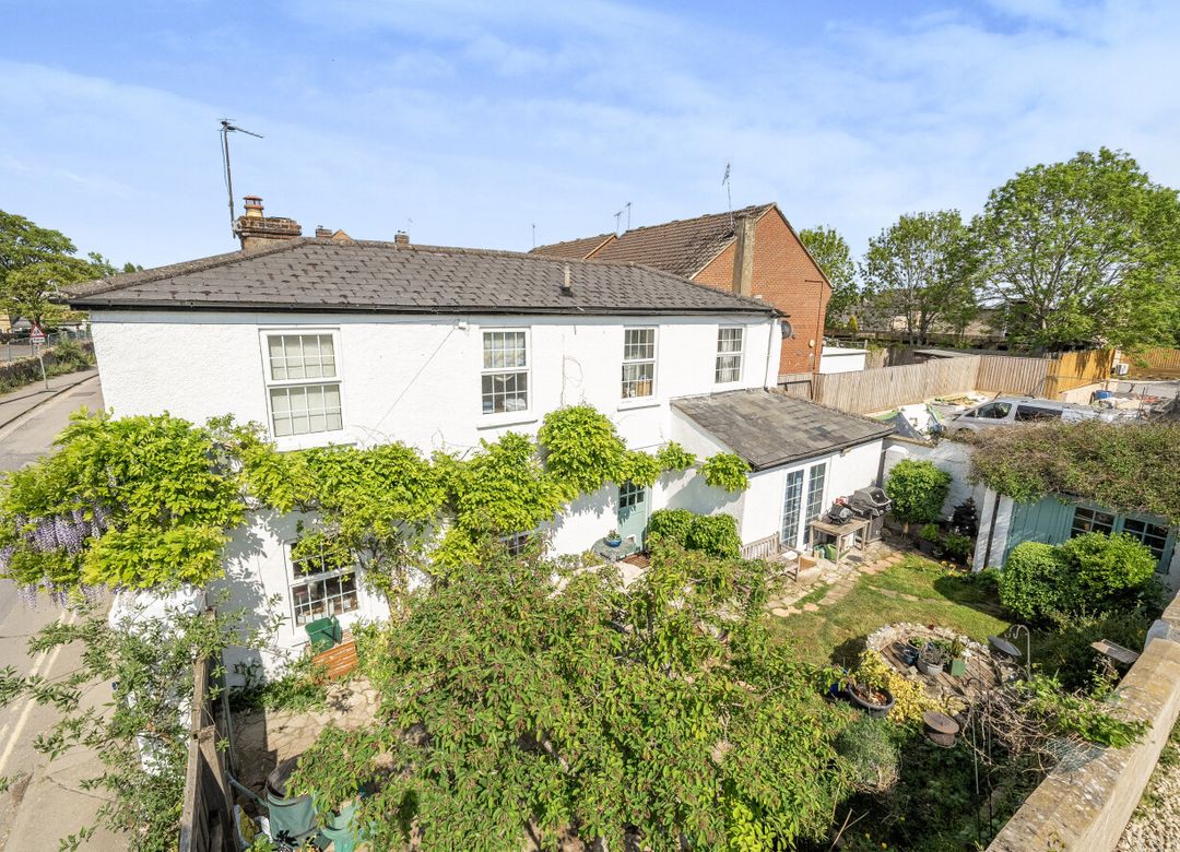 3 bedroom Cottage For Sale