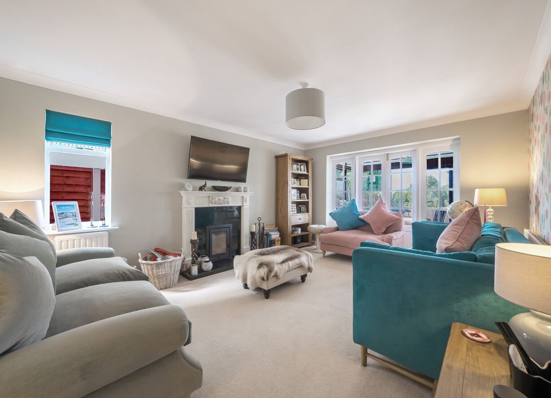 6 bedroom Property For Sale