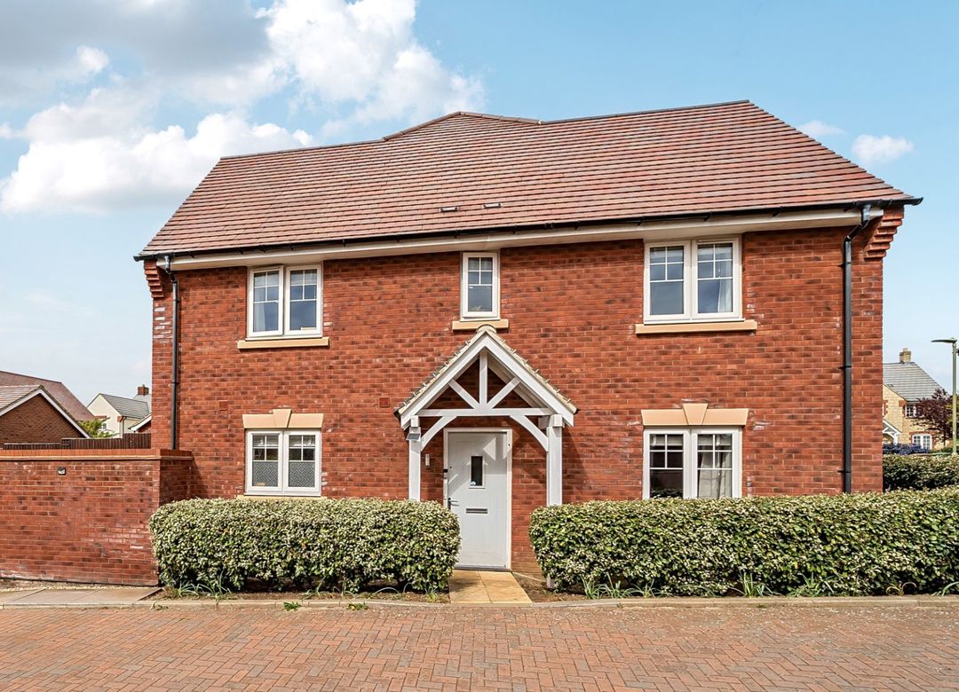 3 bedroom Semi-detached house Sold