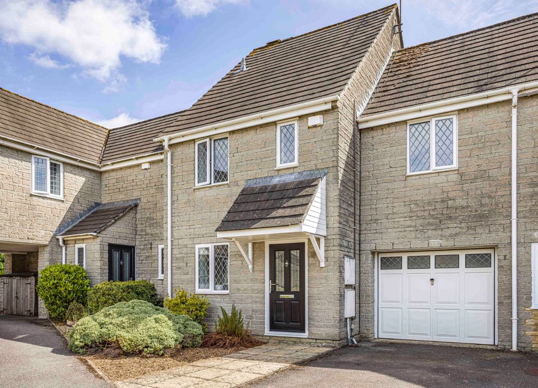 3 bedroom  For Sale