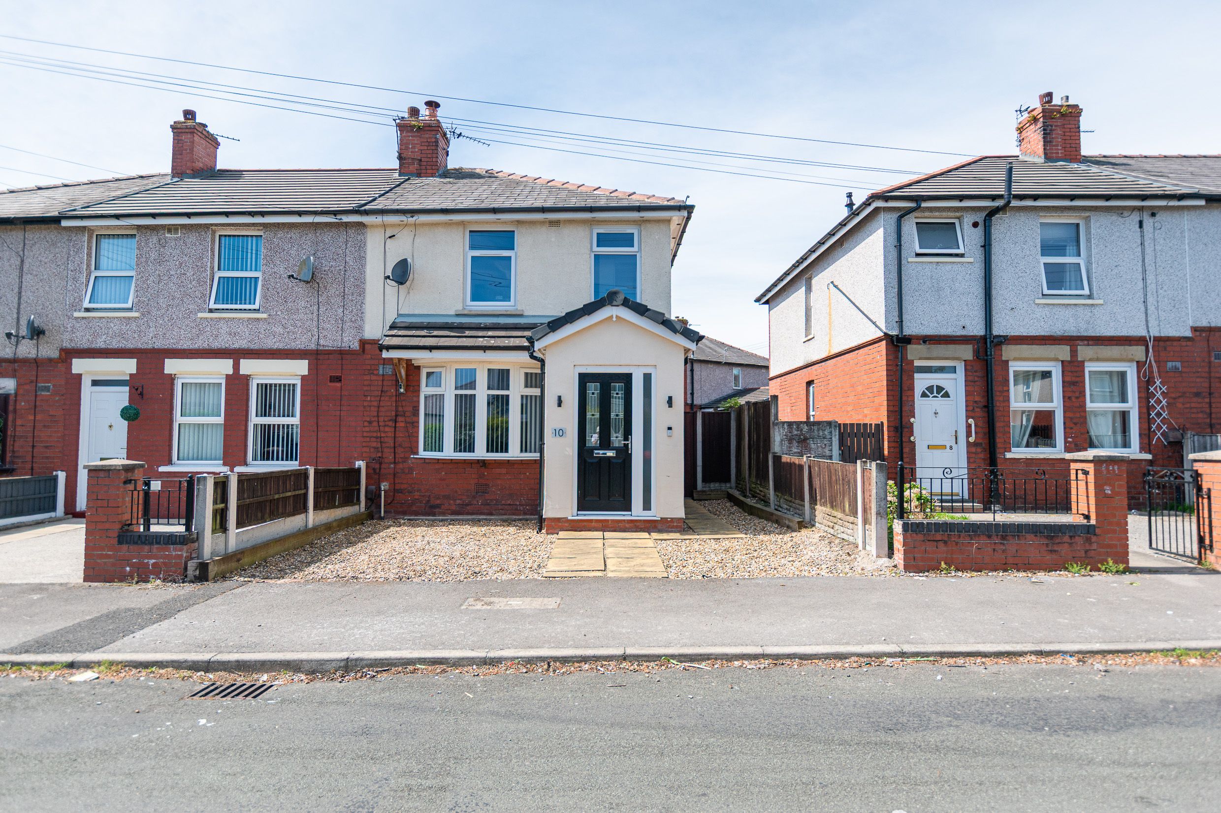 2 bedroom House (unspecified) For Sale