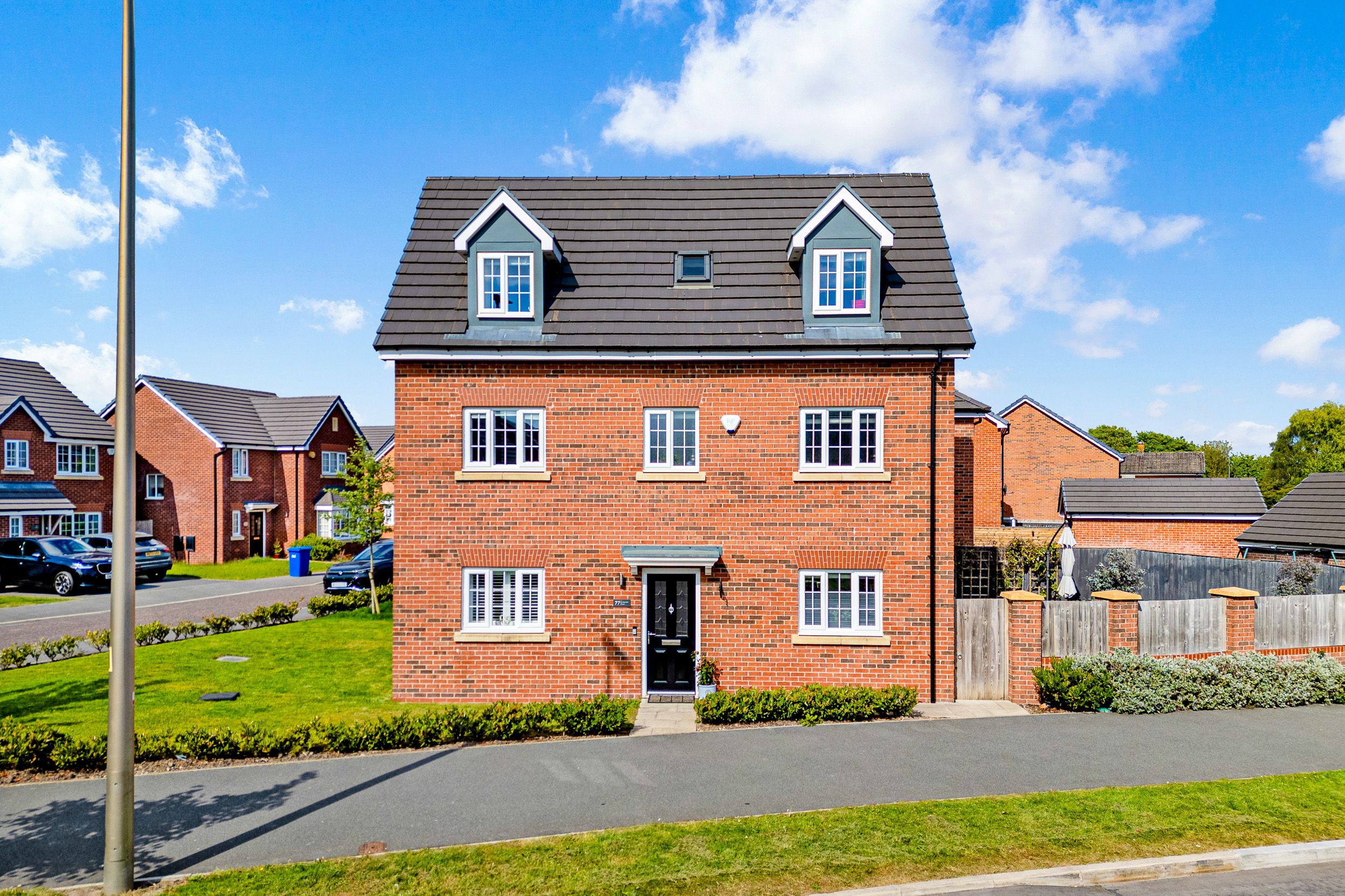 4 bedroom House For Sale