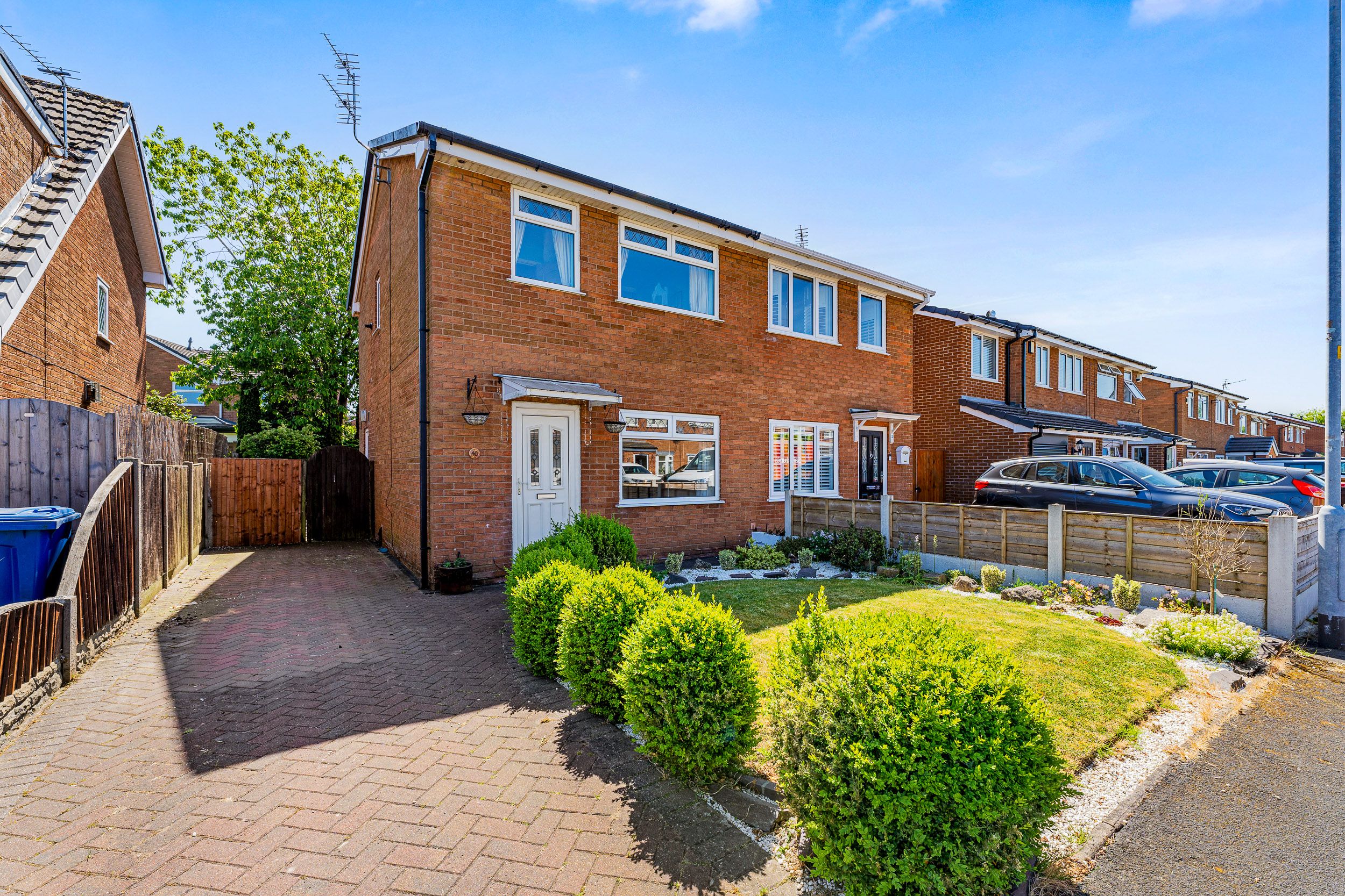 2 bedroom House (unspecified) For Sale
