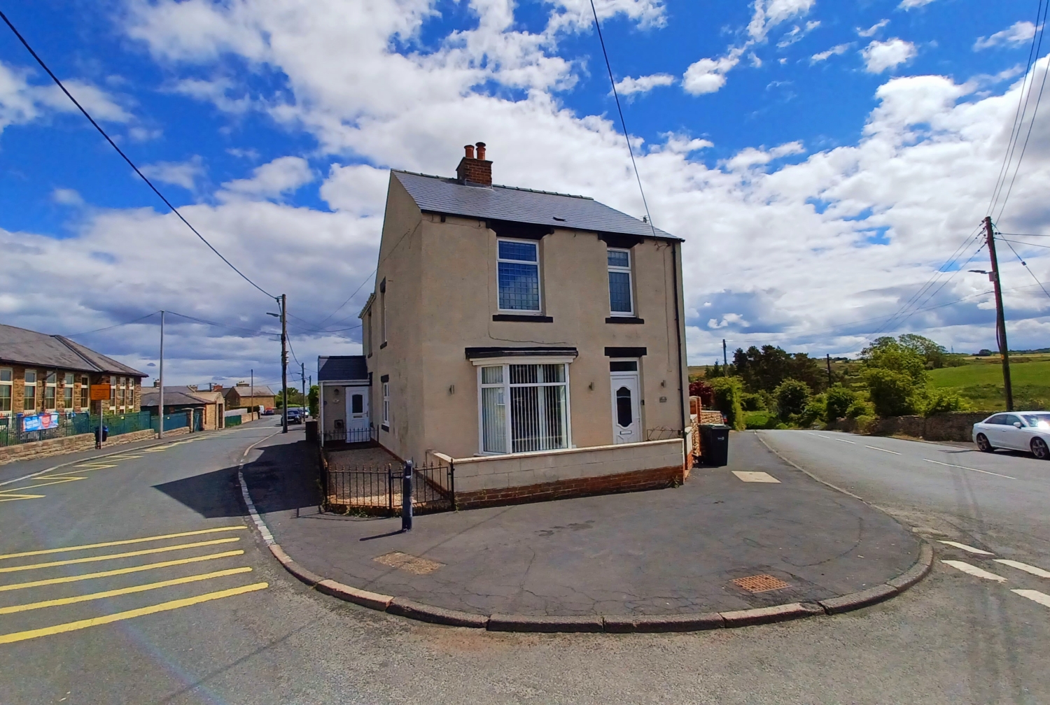 2 bedroom Semi-detached house For Sale
